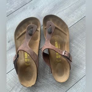 Gizeh Birkenstocks - Size 39. Worn twice.